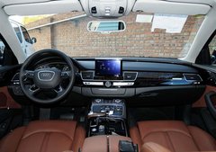 新款奥迪A8LW12 黑车棕内惊爆价250.1万