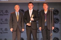 连中三元  现代上演车市大奖“帽子戏法”