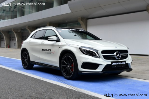 操控精准GLA 45 AMG 以披靡之势卷起勇猛之风