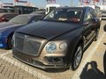 17款宾利添越bentayga  W12欧规五座顶配