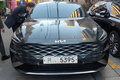 起亞全新K8實(shí)車街拍！搭1.6T/奔馳E級(jí)同款內(nèi)飾