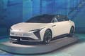 智己汽車發(fā)布兩款量產(chǎn)車 續(xù)航1000km，支持無線充電