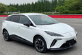名爵新轎車實(shí)拍曝光！尺寸超大眾ID.3 預(yù)計(jì)賣11.58萬(wàn)
