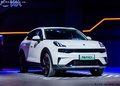 新領(lǐng)克06混動版實拍曝光！車身加長 搭1.5L+雙電機