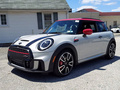 全新MINI Cooper JCW實拍 搭2.0T引擎/6.1秒破百