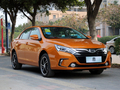 比亚迪秦混动车实拍 百公里油耗仅1.6L