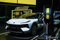 2023上海車展：路特斯全球第一款量產(chǎn)“閃充機(jī)器人”發(fā)布亮相