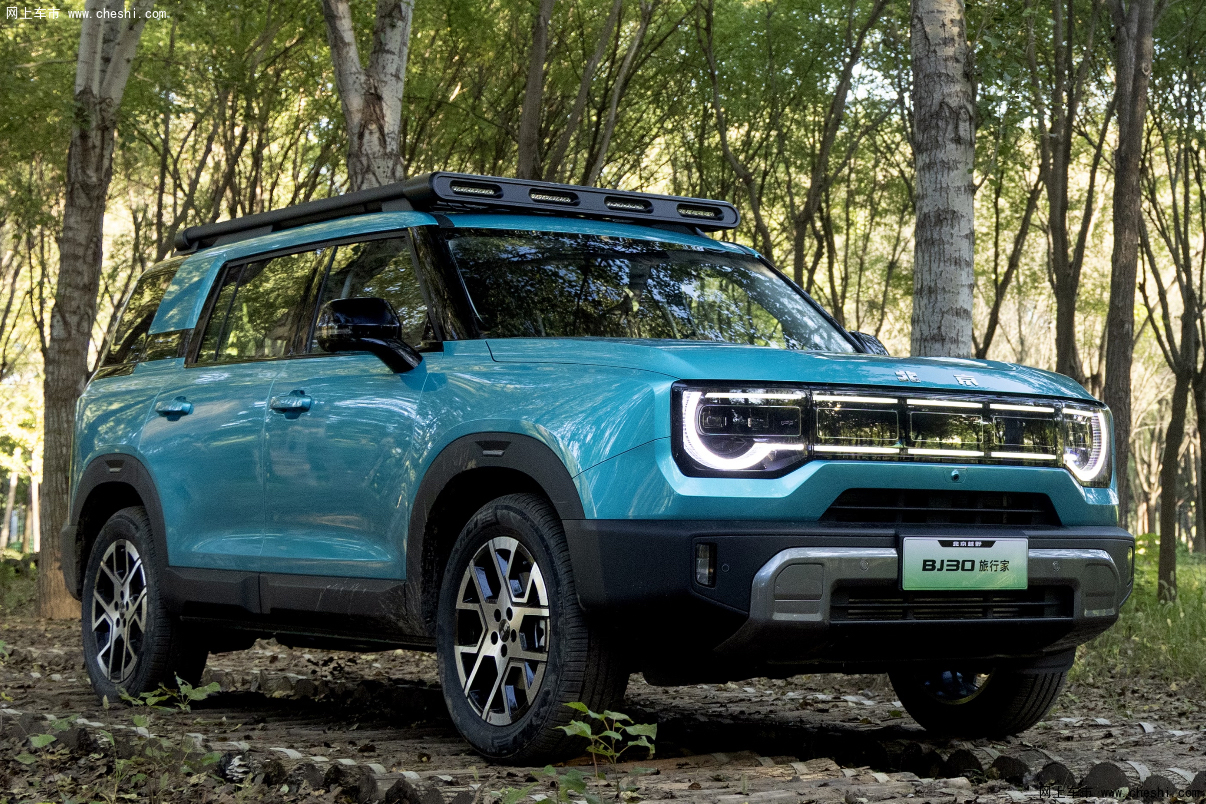降价3万多！北京越野新BJ30售8.39万起！燃油版增7座