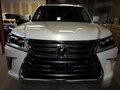 18款雷克薩斯LX570港口現車 顏色全按揭