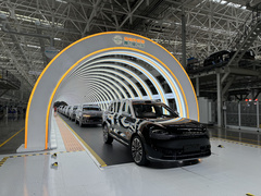 问界M9靠谱吗？北京车展看完再了解下投资125亿的赛力斯超级工厂
