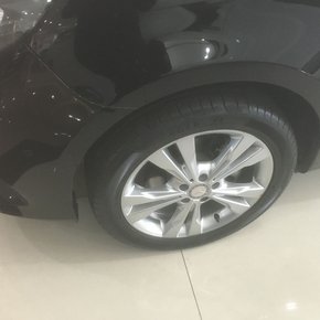 奔驰新V系V220现车 85万商务MPV特价出售-图4