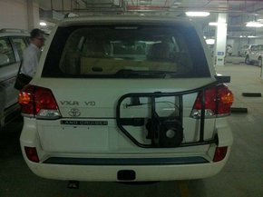 丰田酷路泽4600中东版 V8越野伴您一路安全