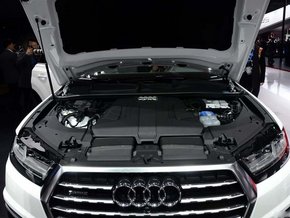 2016款奥迪Q7 黄金周特促65.5万现车开走-图3