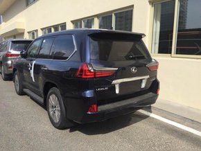 16款雷克萨斯LX570  绝对震慑人价125万-图5