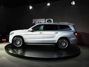 奔馳GLS450現(xiàn)車折扣狠 豪華跨界SUV溜背-圖4