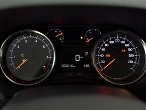 標(biāo)致408歡迎蒞臨賞鑒 直降2萬-圖4