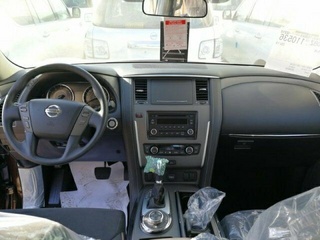 18款日产途乐XE 中控真皮包边手握感极佳-图7