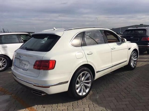 17款宾利添越6.0T 最壕SUV叫板超级跑车-图4