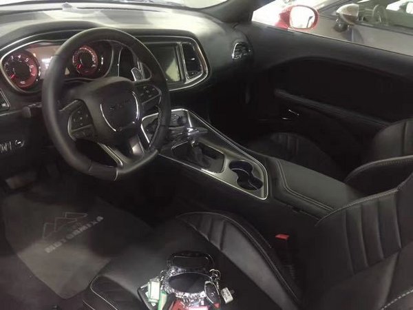 道奇挑战者地狱猫6.2V8 700马力另类超跑-图5