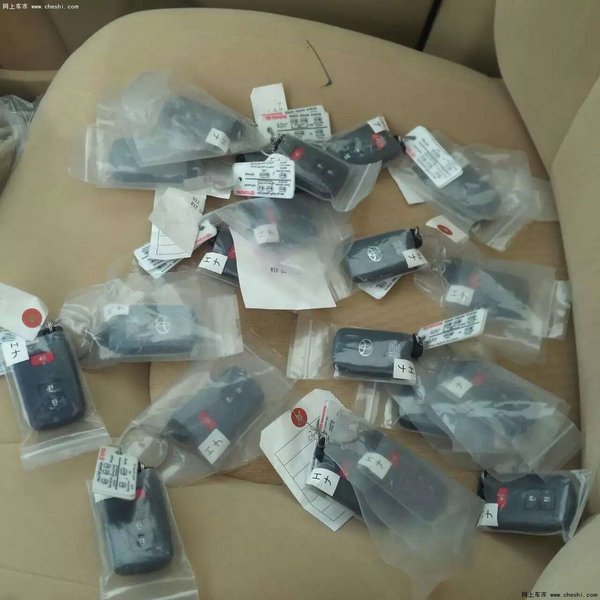 2016款豐田酷路澤4600入駐展廳 真實(shí)價(jià)格-圖8
