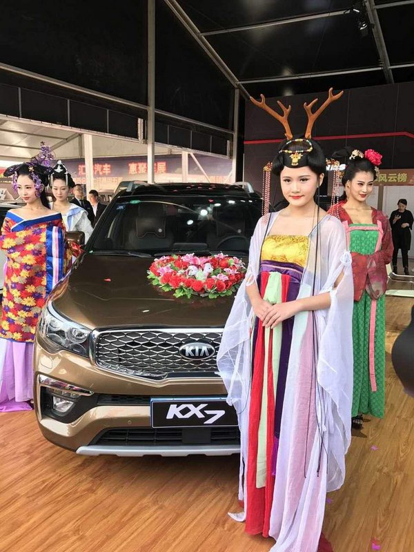 东风悦达起亚7座SUV KX7尊跑燃情上市-图4