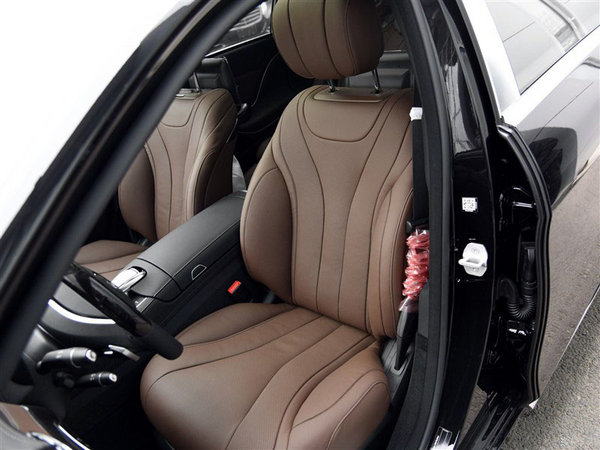 奔馳邁巴赫S400現(xiàn)車 精品豪駕匯總占優(yōu)勢-圖6