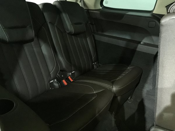2017款奔馳GLS450 黑曜石金屬漆更添優(yōu)雅-圖9