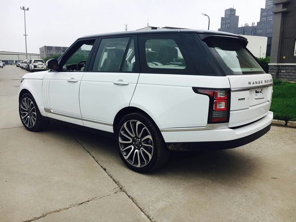 路虎攬勝3.0創(chuàng)世柴油 四座現(xiàn)車行情配置-圖3