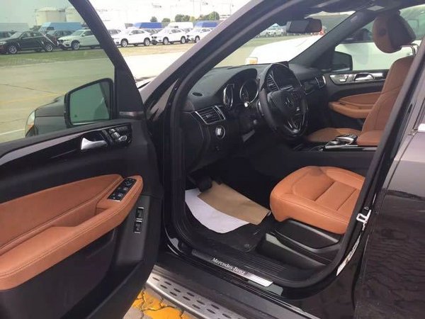 2017款奔馳GLS450加版現(xiàn)車AMG頂配129萬-圖7