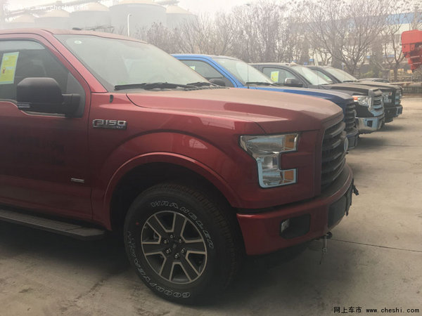 福特皮卡XLT版野外越野撒欢 F150甩43万-图1