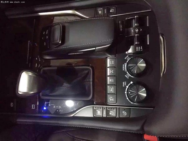 16雷克萨斯LX570 终极耀眼王者气质品味-图10