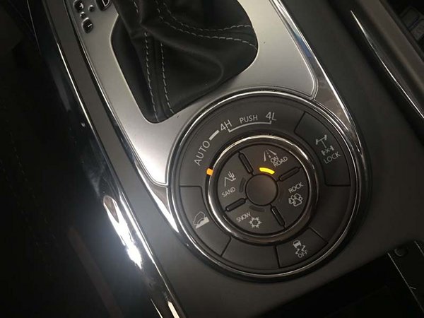 2017款途樂XE4.0L現(xiàn)車 V6八座只要59.8萬-圖5
