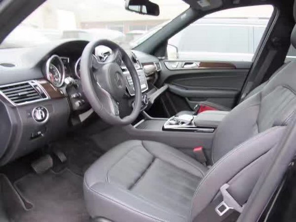 17款加版奔馳GLS450 七座大空間商務(wù)現(xiàn)車-圖4