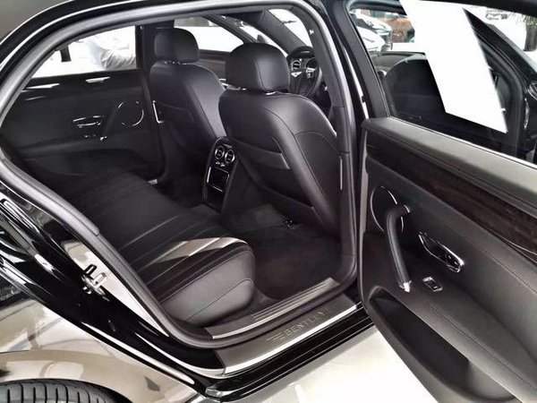 2017款宾利飞驰4.0T V8S女王座驾热销价-图6