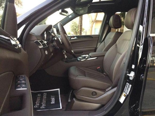 17款奔馳GLS450現(xiàn)車 梅賽德斯越駕新折扣-圖5