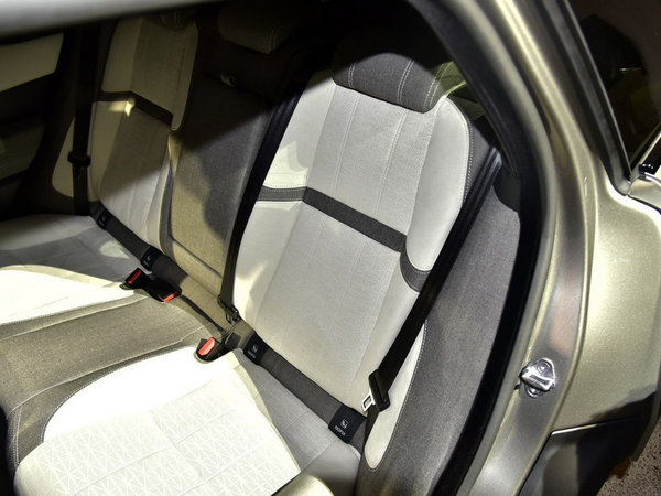 2017款路虎揽胜星脉 最新价格出炉人气高-图7