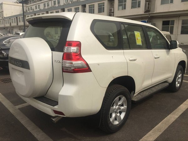 豐田霸道2700中東版 現(xiàn)車促銷破冰價優(yōu)惠-圖4