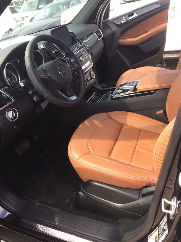 17款奔馳GLS450全新現(xiàn)車 天津港GLS批發(fā)-圖4