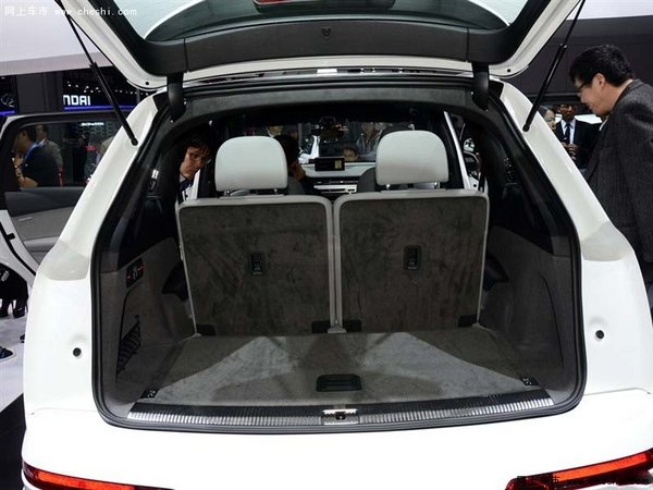 2016款奥迪Q7全时四驱 全景天窗豪华SUV-图11