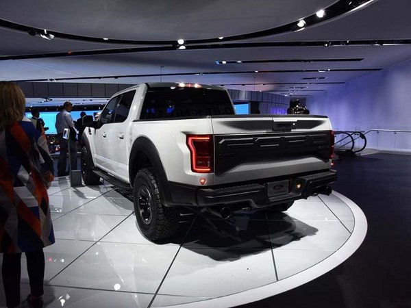 2016款福特猛禽F150 新配导读购车新报价-图3