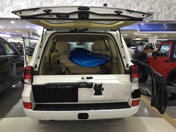16款豐田蘭德酷路澤4000現(xiàn)車 道破最底價-圖7