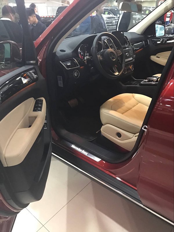17款奔馳GLS450全港一臺 罕見撩紅114萬-圖6