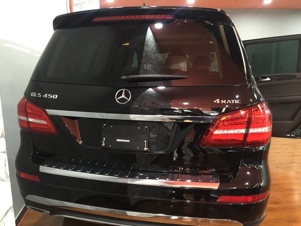 2017款奔馳GLS450 黑曜石金屬漆更添優(yōu)雅-圖5