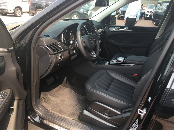 2017款奔馳GLS450現(xiàn)車(chē) 豪情降價(jià)中秋獻(xiàn)禮-圖6