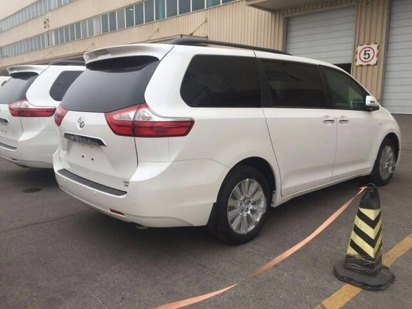 2017款丰田塞纳降价了 极品商务速速抢购-图3