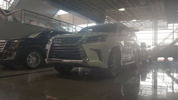 2017款雷克薩斯LX570 搭載5.7升V8發(fā)動機-圖2
