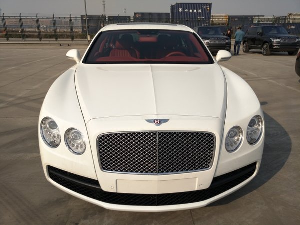 17款宾利飞驰4.0TV8 四门五座豪车新境界-图3