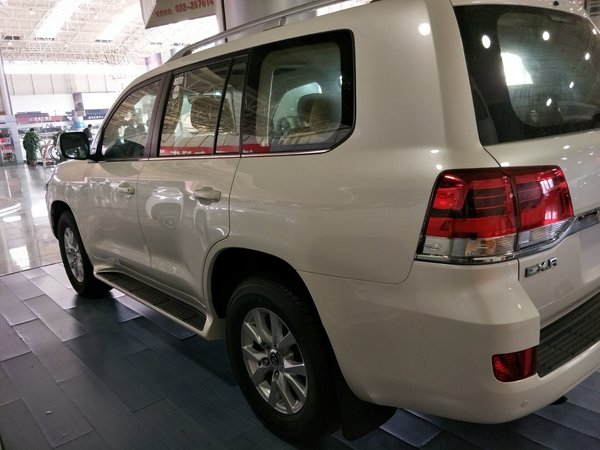 豐田酷路澤5700 一款深受爺們喜歡越野車-圖4