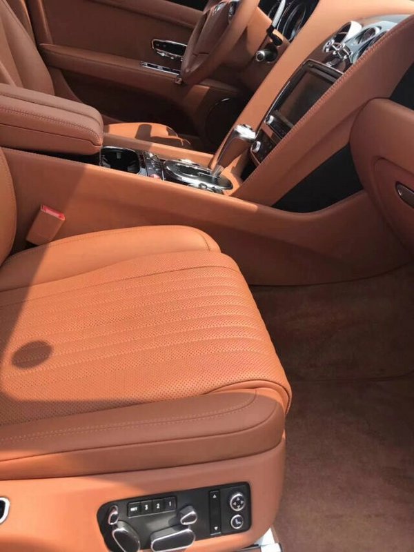 2017款宾利飞驰4.0T 十一抢先降惠战到底-图8