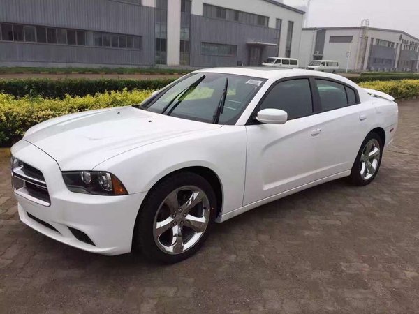 道奇3.6戰(zhàn)馬STX-Plus 終極挑戰(zhàn)四門跑車-圖2